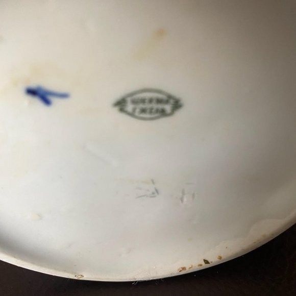 VINTAGE  RUSSIAN HAND PAINTED HONEY JAR - Picture 3 of 3